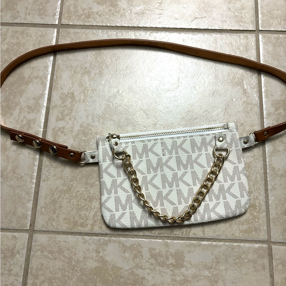 Michael Kors Belt Bag - Picture 4 of 5